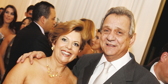 Casal Marina Prado Franchini e Antônio Carlos Franchini, no casamento do filho Kakalo